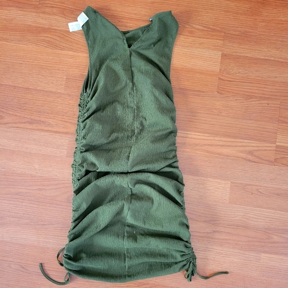 Dress - Picture 2 of 4